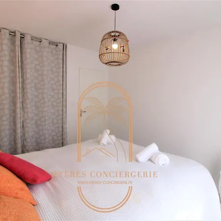 Hyeres-centre Coquet T3 Wifi Parking Clim Salon By Hc *