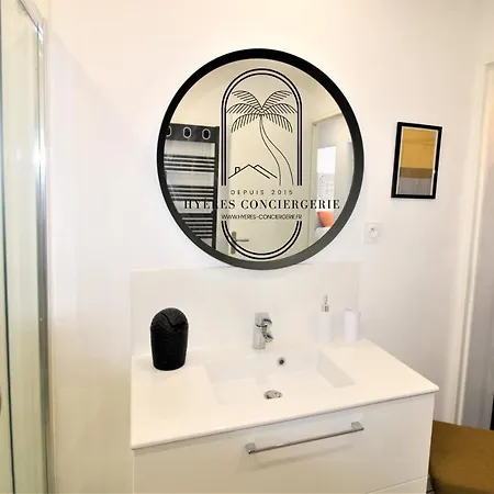 Apartment Hyeres-centre Coquet T3 Wifi Parking Clim Salon By Hc